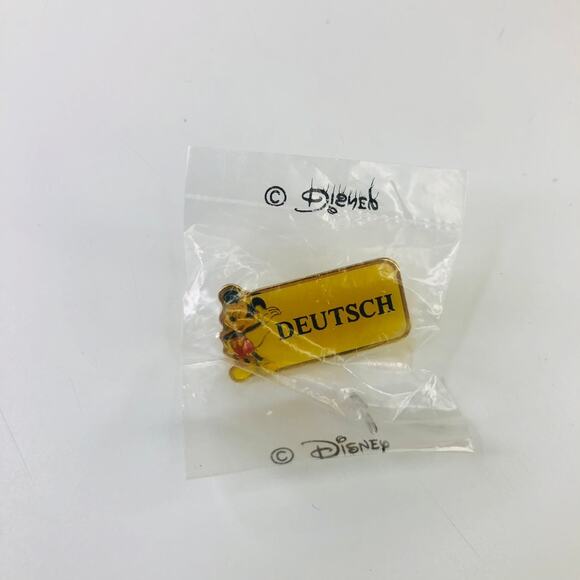 Disney Pins Cast Member Mickey Mouse Spoken Language Pin German - Picture 1 of 2